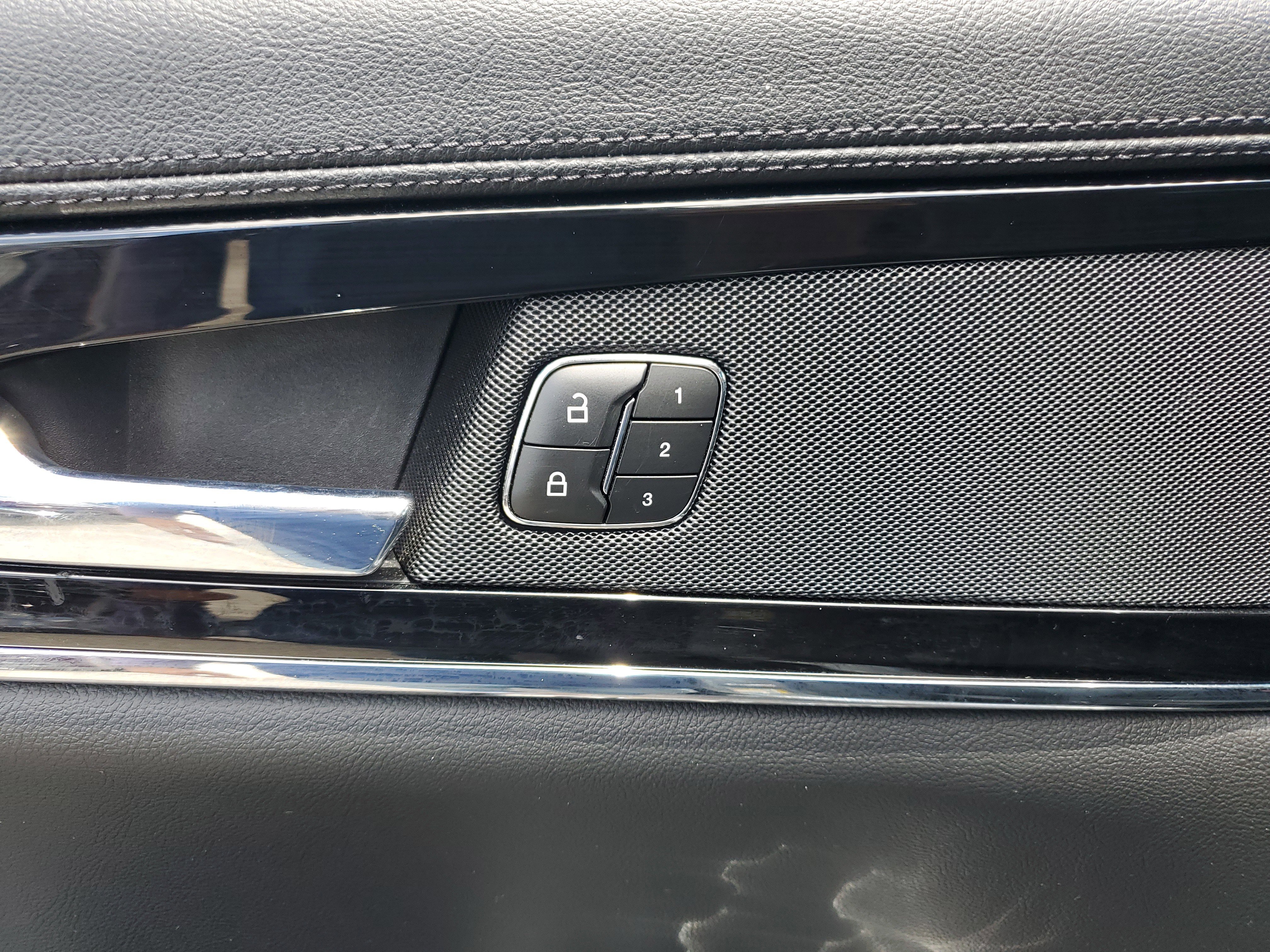 Certified 2023 Lincoln Nautilus AWD image 16