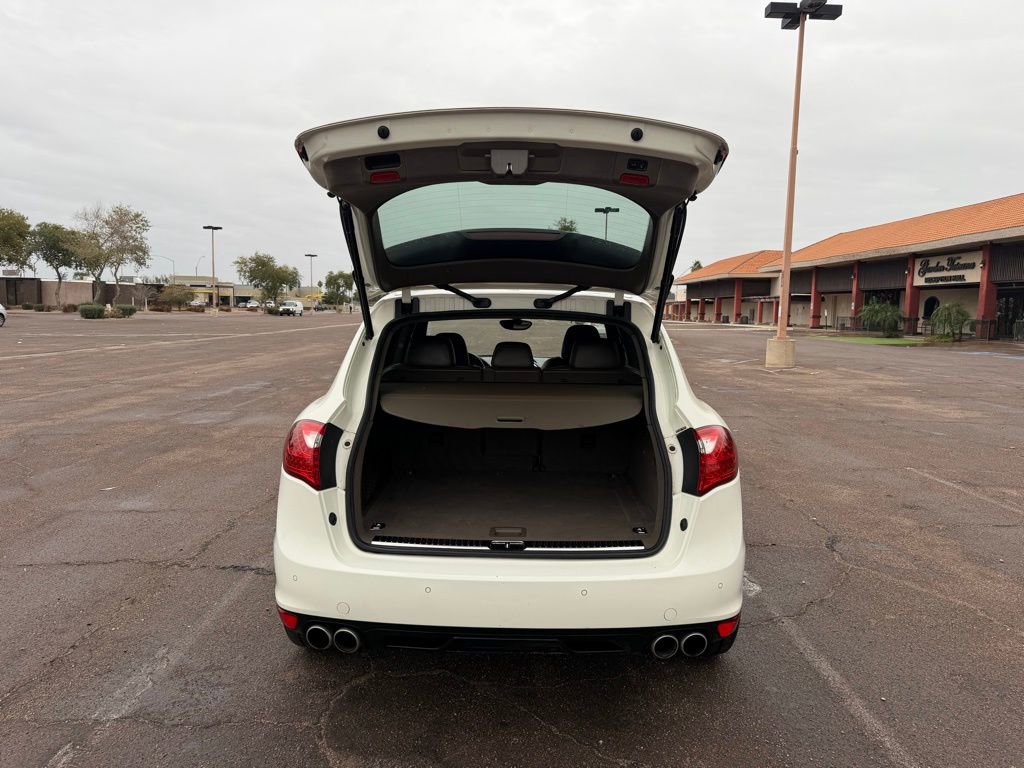 Used 2012 Porsche Cayenne Turbo image 13