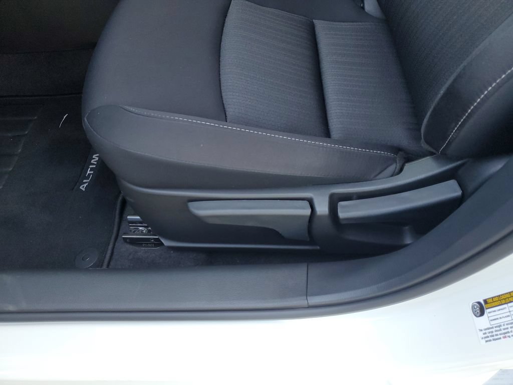 Certified 2025 Nissan Altima 2.5 S FWD image 17