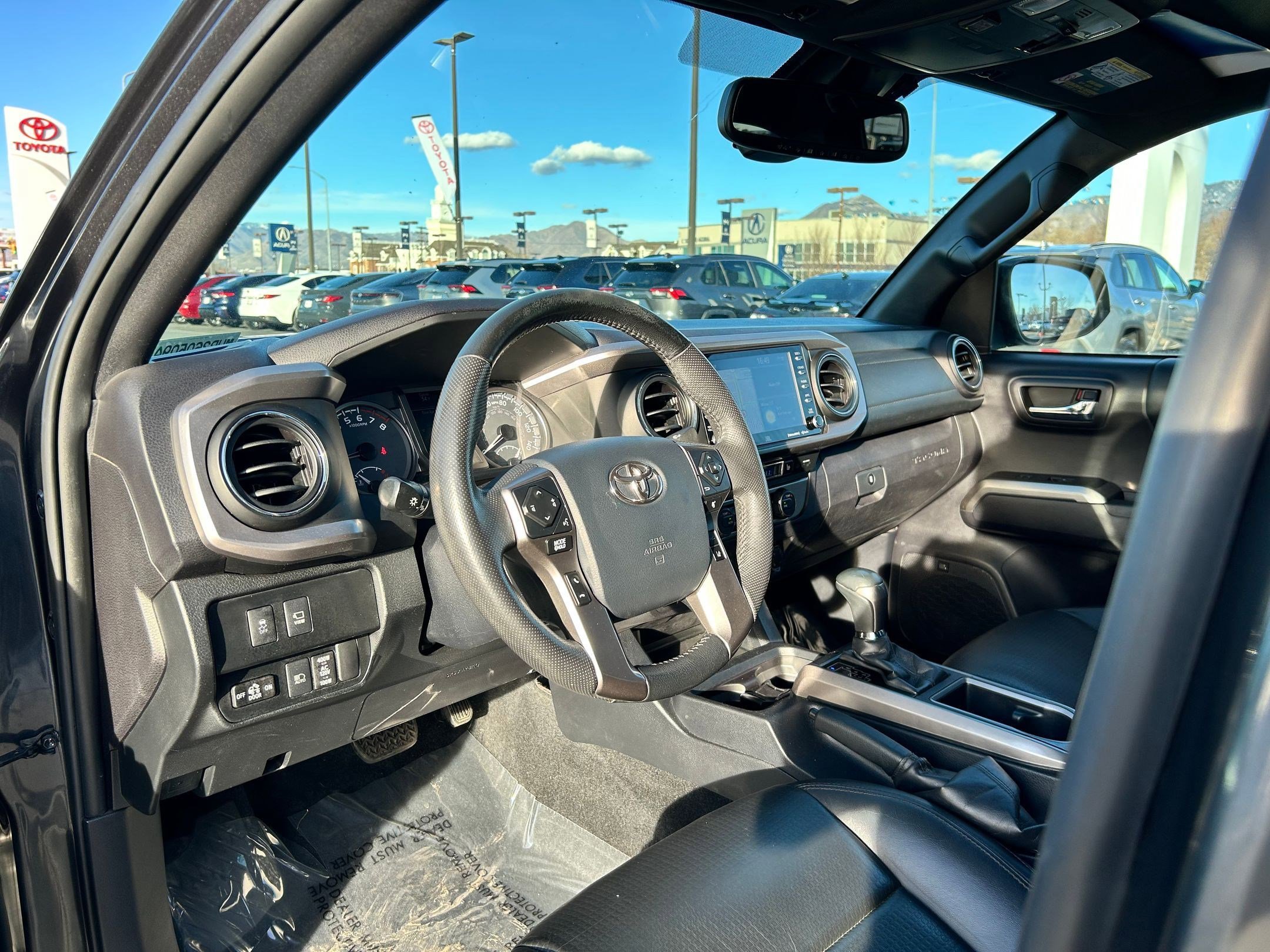 Used 2020 Toyota Tacoma Limited image 10