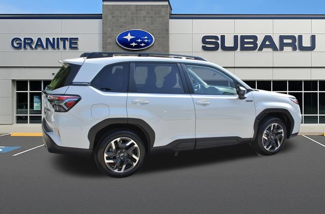 Used 2025 Subaru Forester Premium AWD/4WD image 11