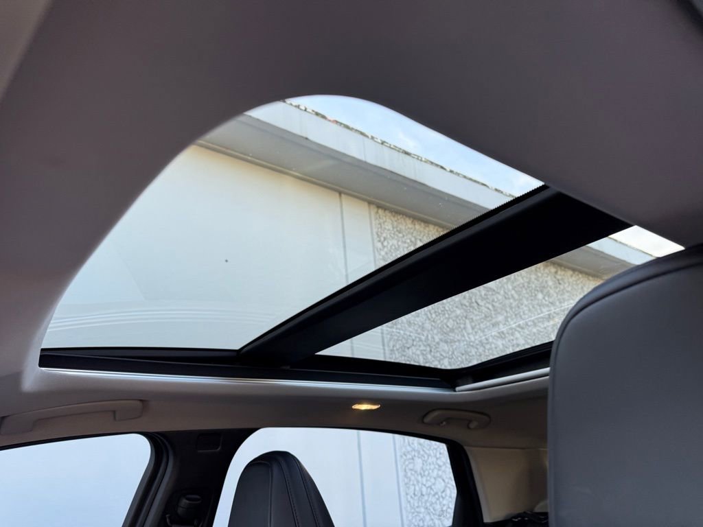 Used 2023 Nissan Ariya FWD image 16