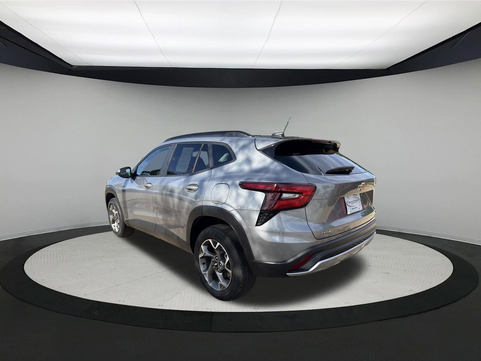 Used 2025 Chevrolet Trax LT FWD image 5