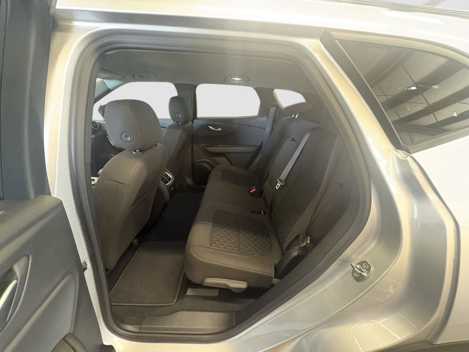 Used 2021 Chevrolet Blazer LT FWD image 22