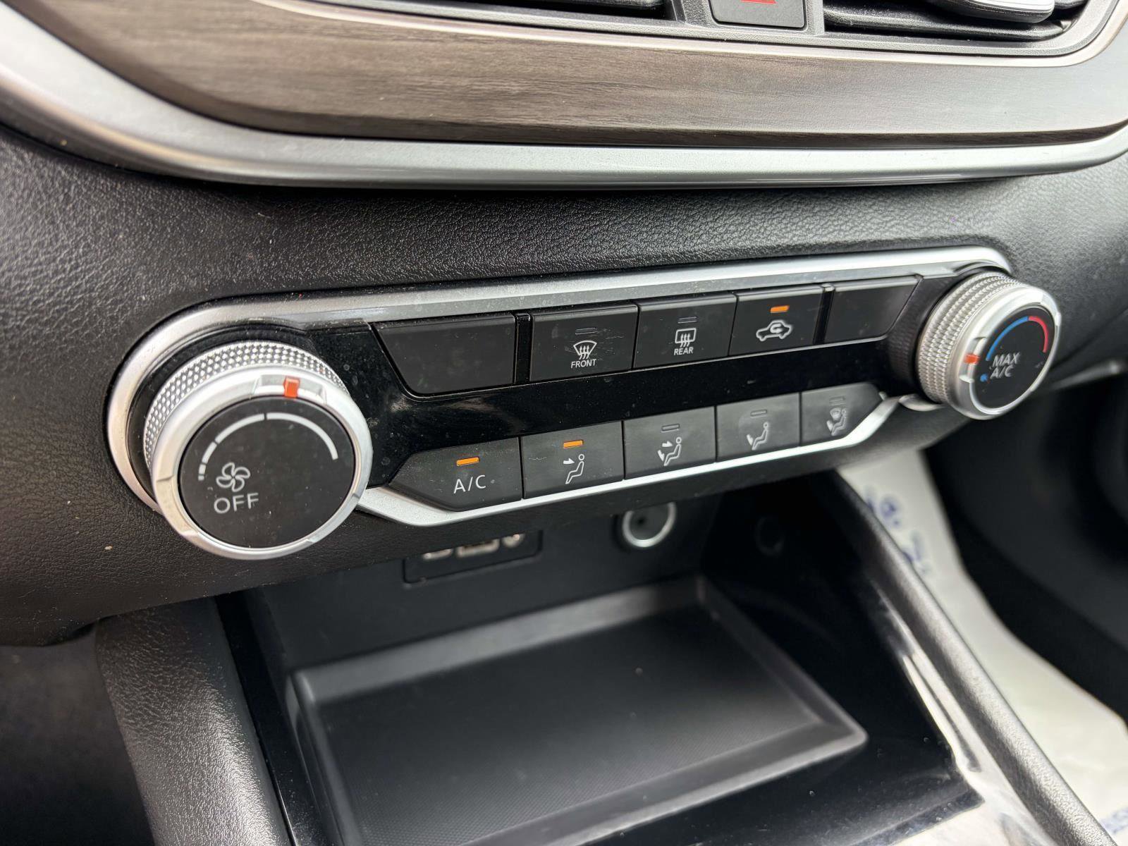 Used 2024 Nissan Altima 2.5 SV FWD image 14