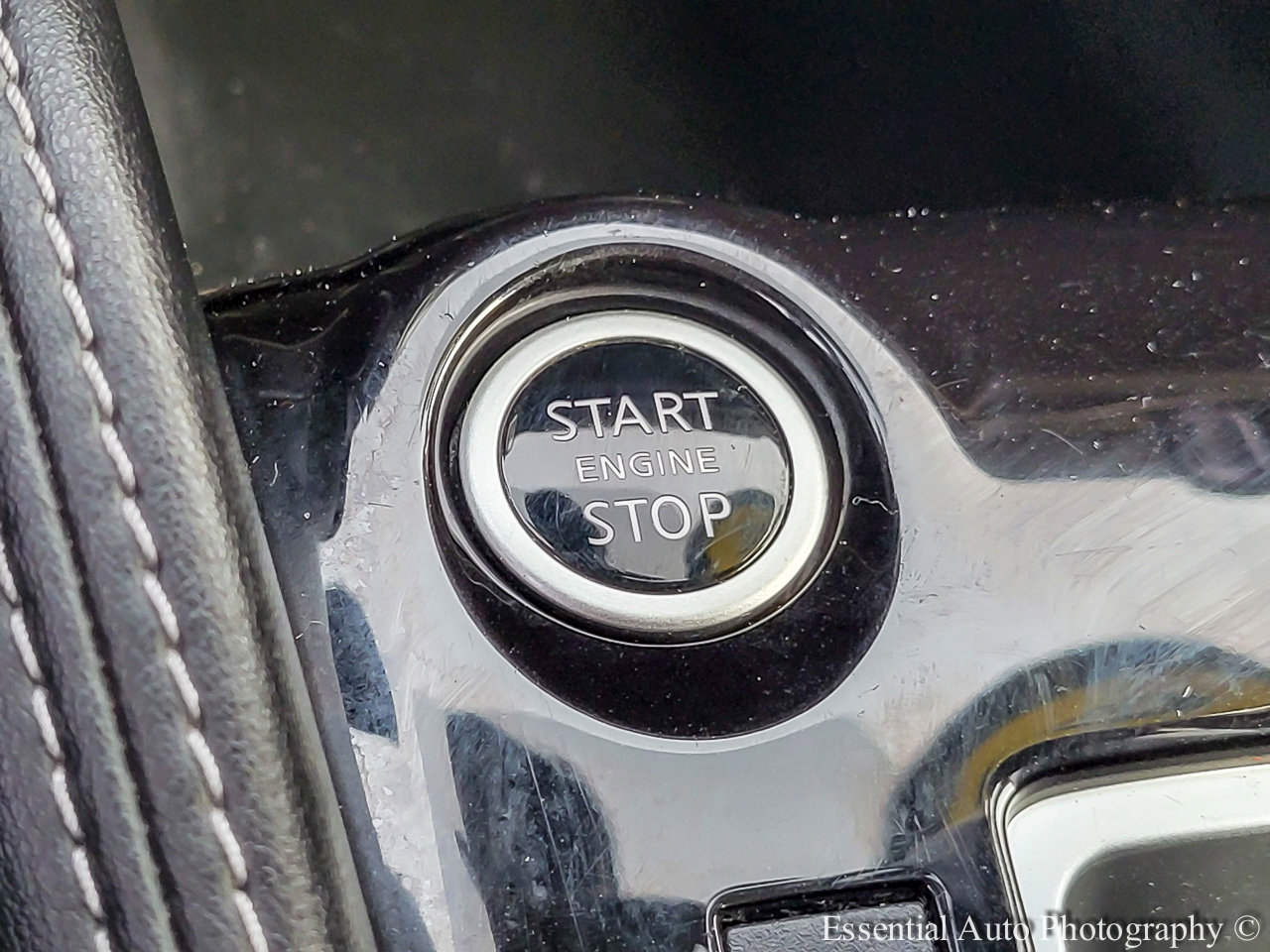 Used 2020 Nissan Kicks SV image 16