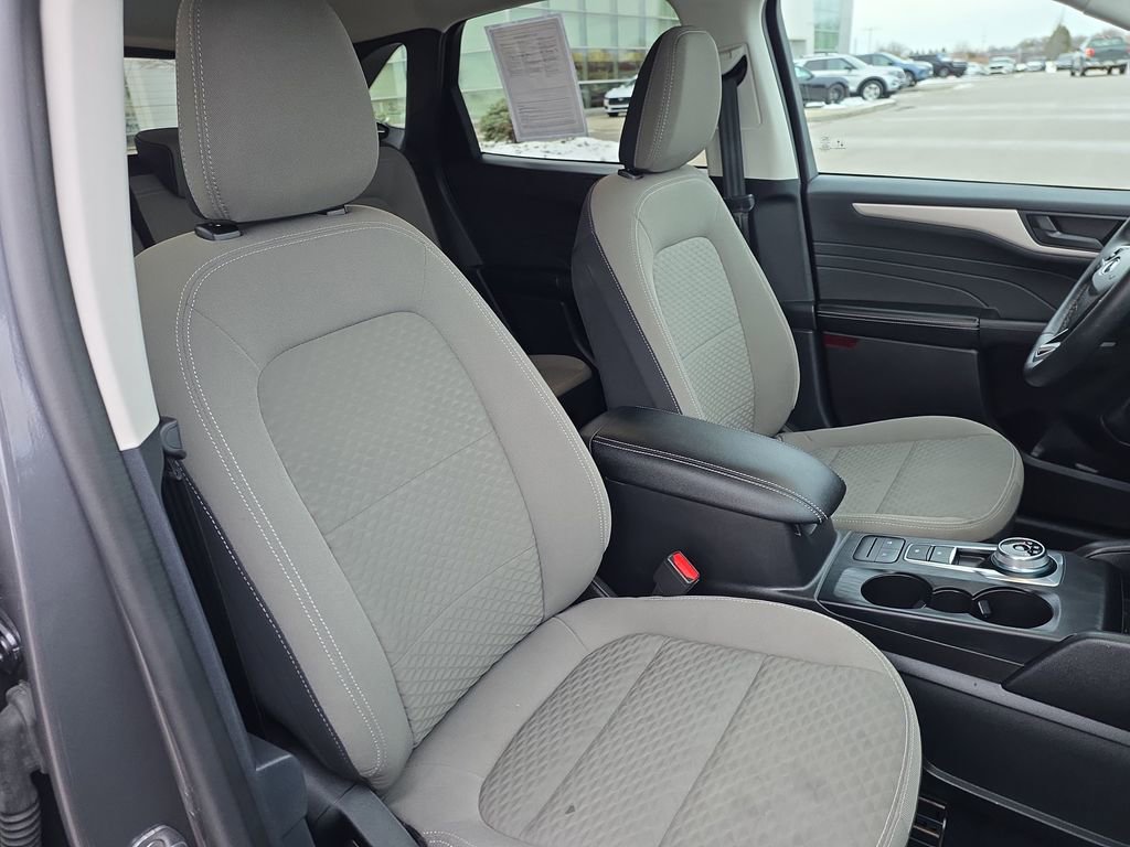 Used 2022 Ford Escape SE w/ Cold Weather Package image 16