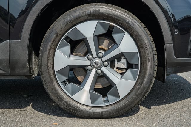 Certified 2023 Volvo XC40 B5 Plus w/ Protection Package Premier AWD/4WD image 18