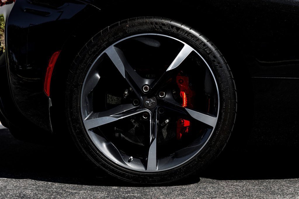 Used 2022 Ferrari SF90 Spider image 17