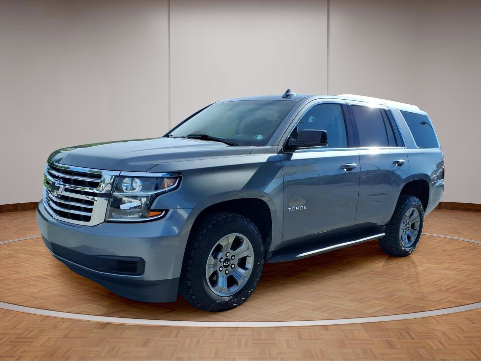 Used 2019 Chevrolet Tahoe LS AWD/4WD image 3