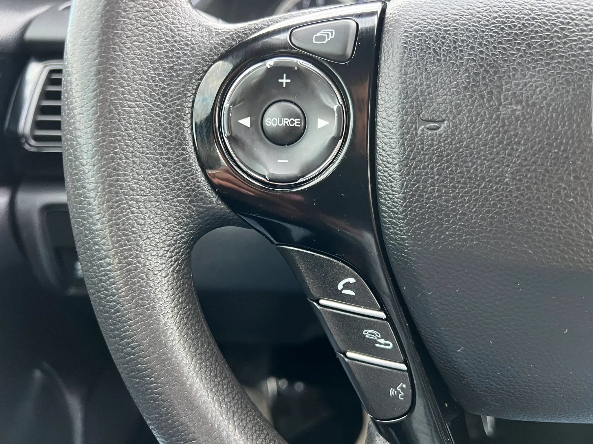 Used 2016 Honda Accord LX image 22