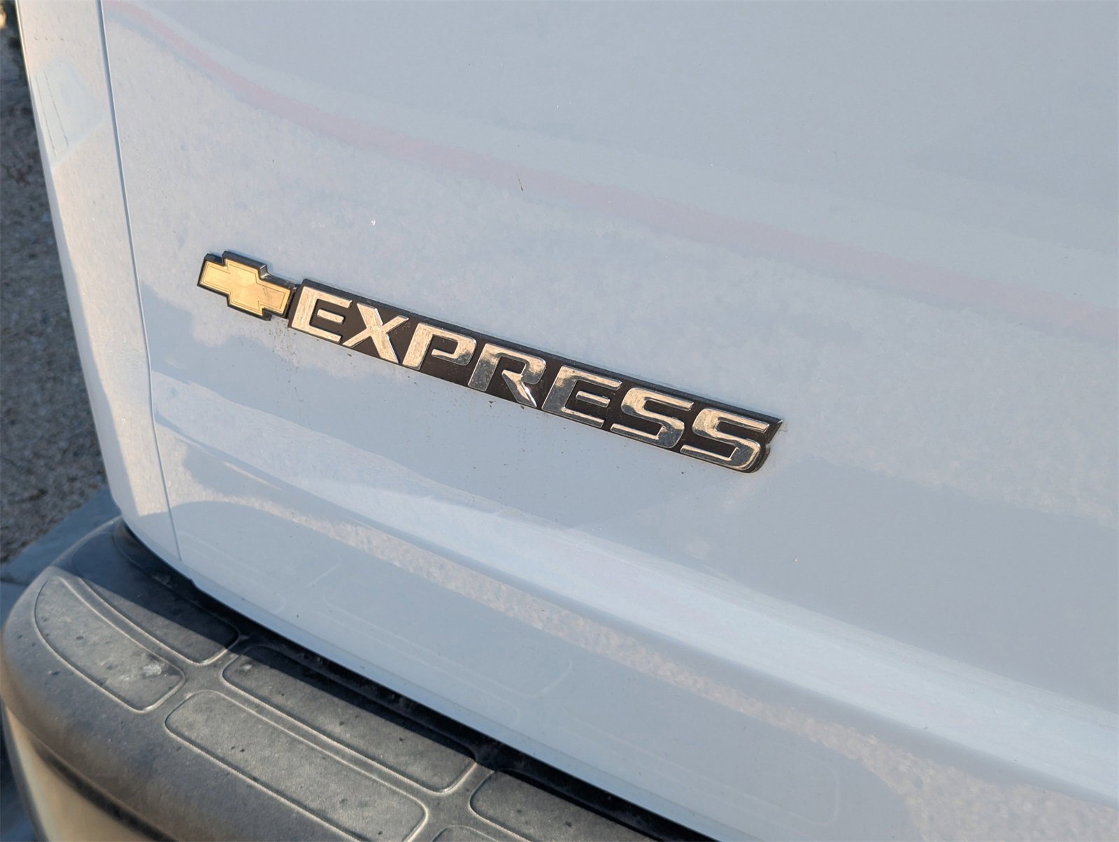 Used 2025 Chevrolet Express 2500 Extended w/ Driver Convenience Package image 7