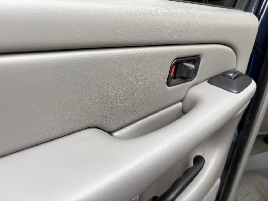 Used 2005 Chevrolet Silverado 3500 LT w/ Heavy-Duty Power Package image 25