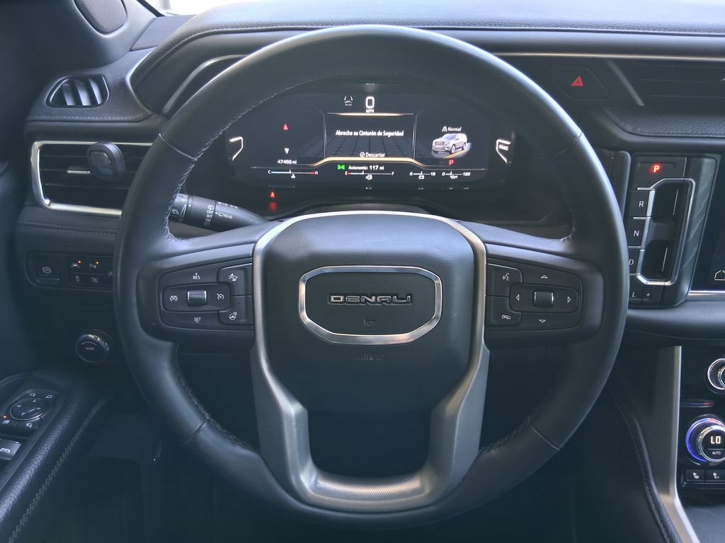 Used 2023 GMC Yukon Denali RWD image 11
