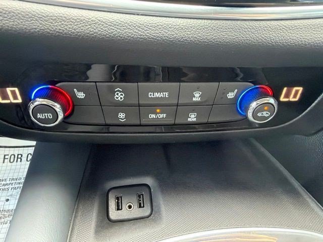 Used 2018 Buick Enclave Essence AWD/4WD image 31