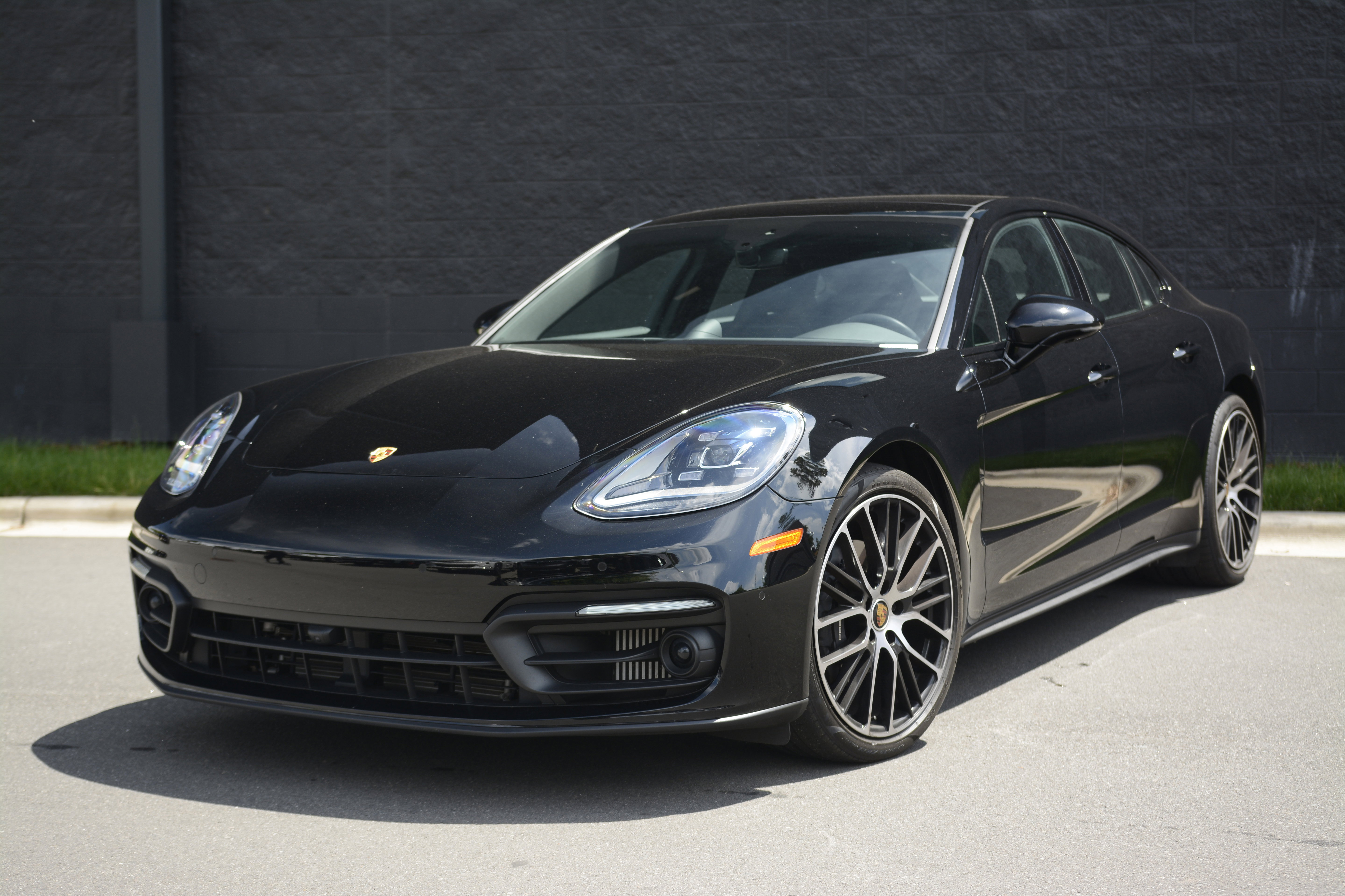 Certified 2023 Porsche Panamera image 1