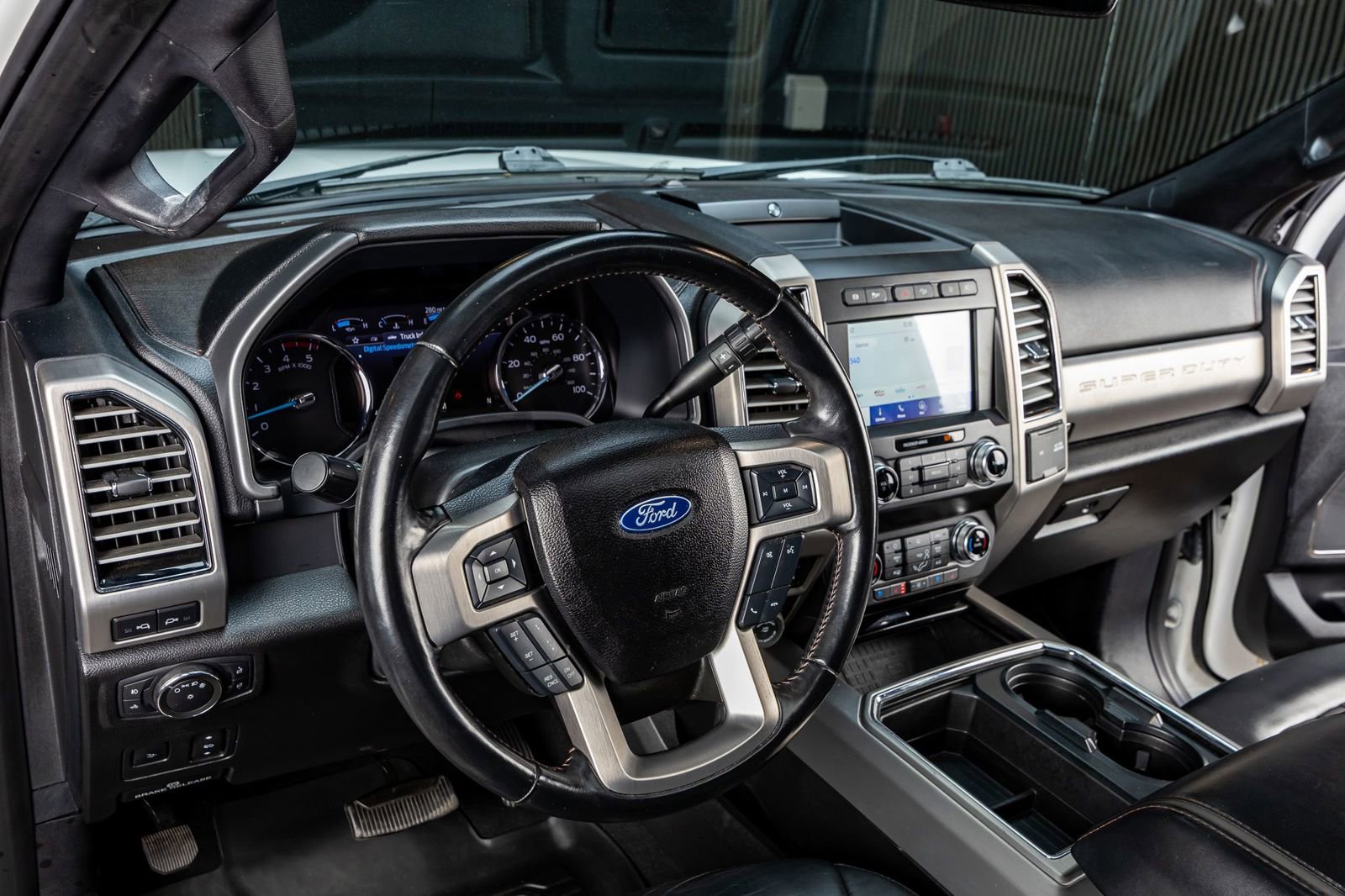 Used 2021 Ford F250 Platinum w/ FX4 Off-Road Package image 16