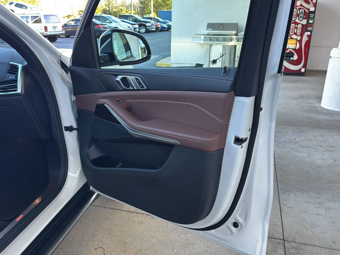 Used 2020 BMW X5 sDrive40i w/ Premium Package image 12