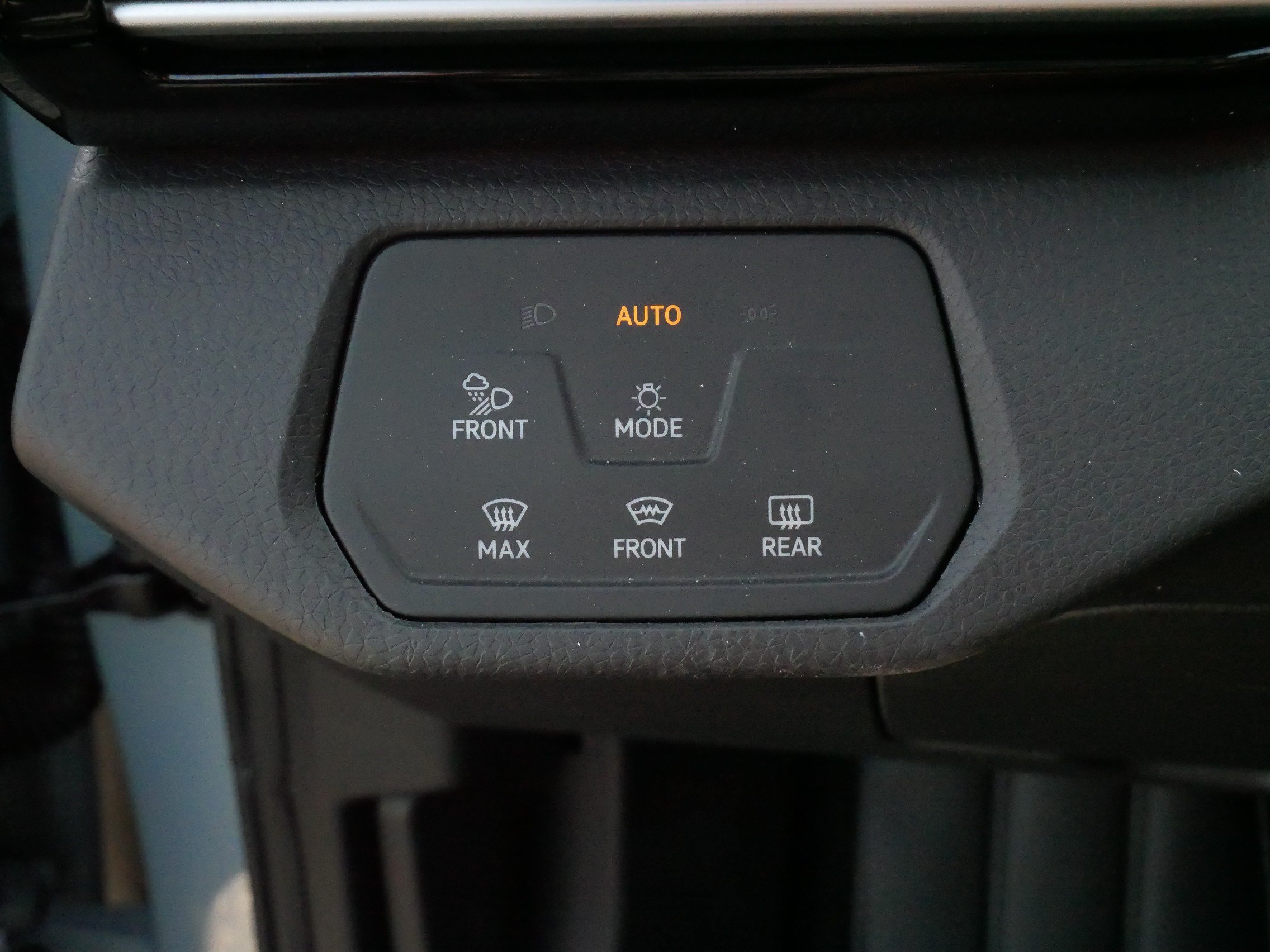 Certified 2025 Volkswagen ID.4 Pro S Plus AWD/4WD image 29