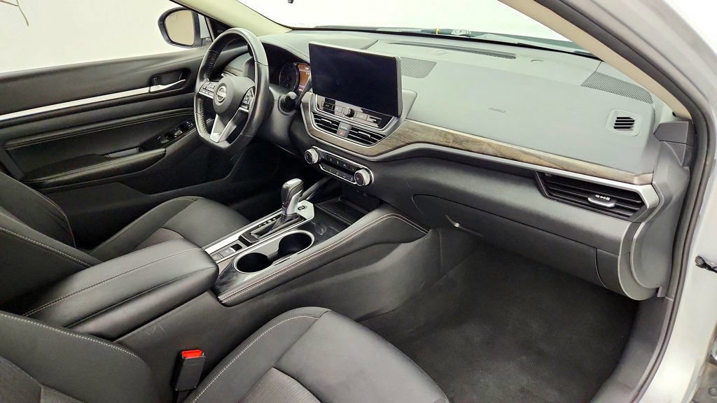 Used 2023 Nissan Altima 2.5 SV w/ SV Premium Package FWD image 24