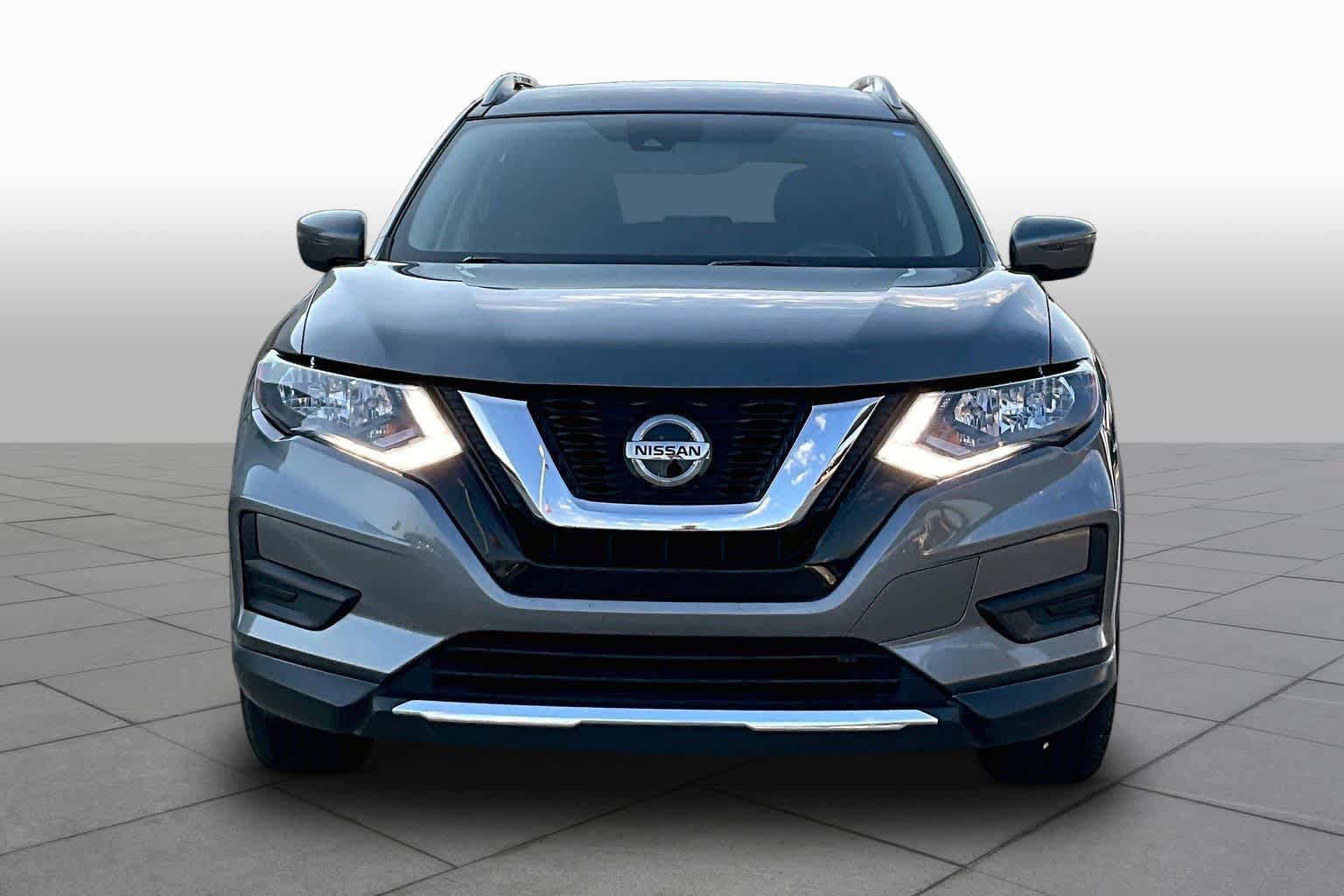 Used 2019 Nissan Rogue SV FWD image 3