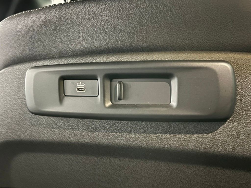 Used 2021 BMW X6 xDrive40i w/ M Sport Package AWD/4WD image 12