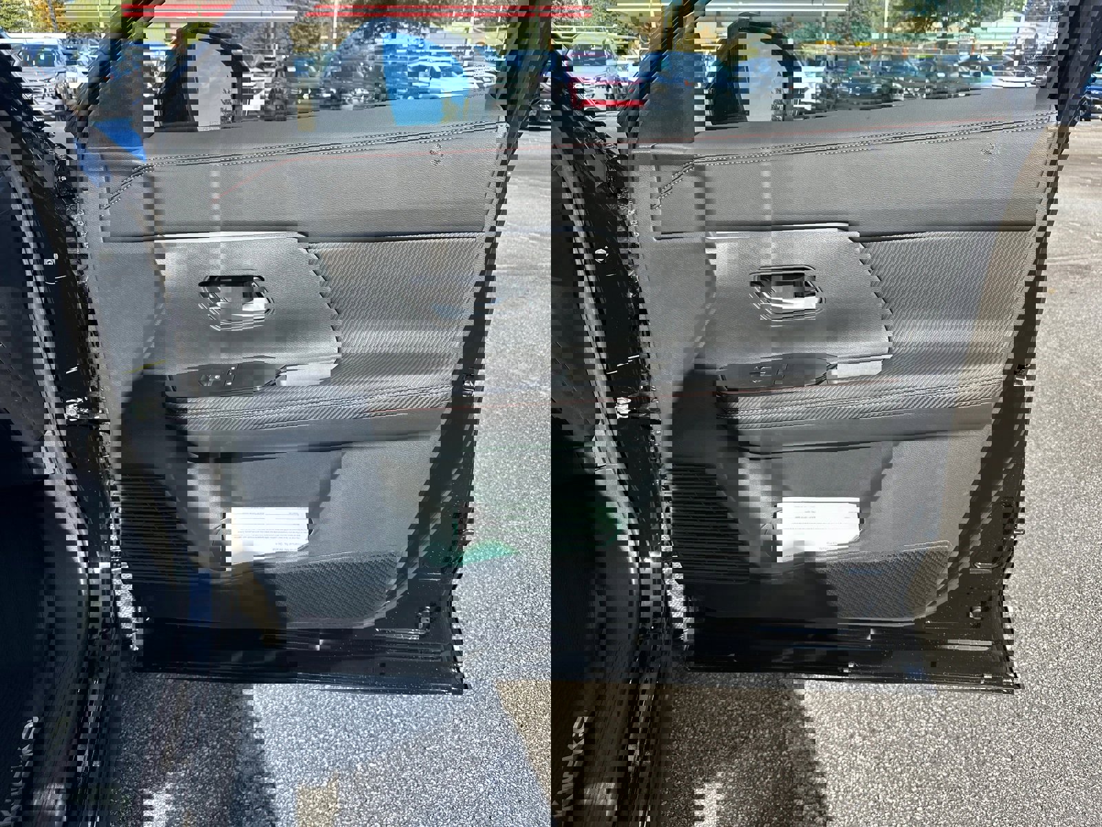 New 2026 Nissan Kicks SR image 14