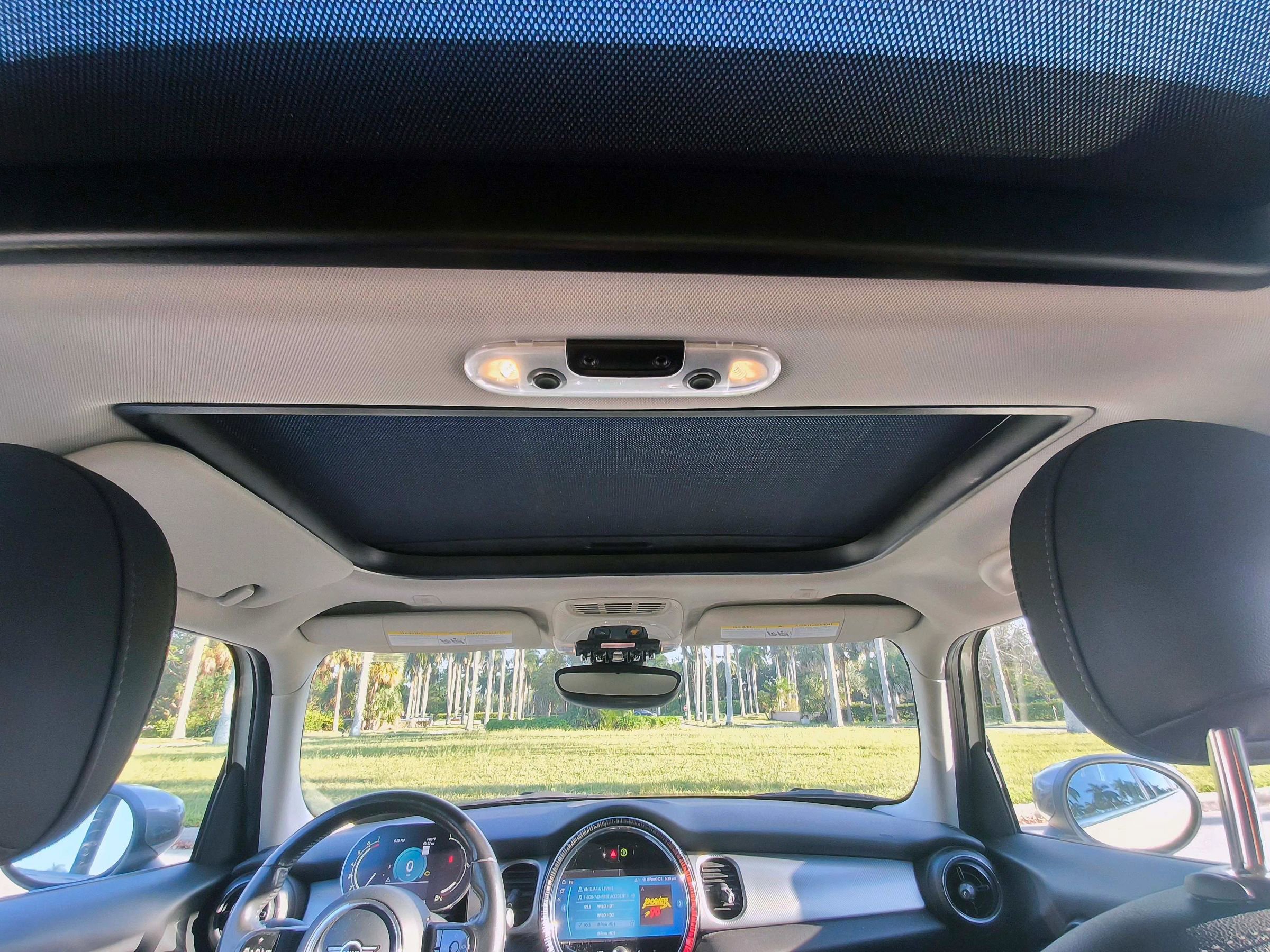 Used 2023 MINI Cooper 4-Door Hardtop FWD image 30