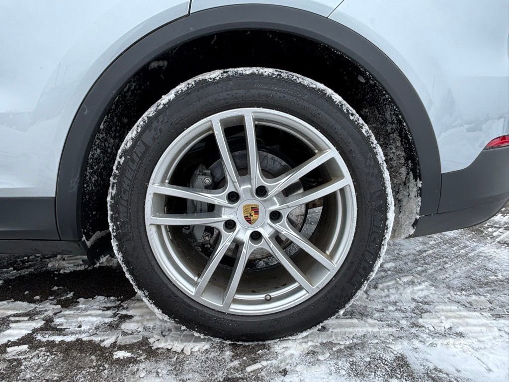 Used 2019 Porsche Cayenne S image 26