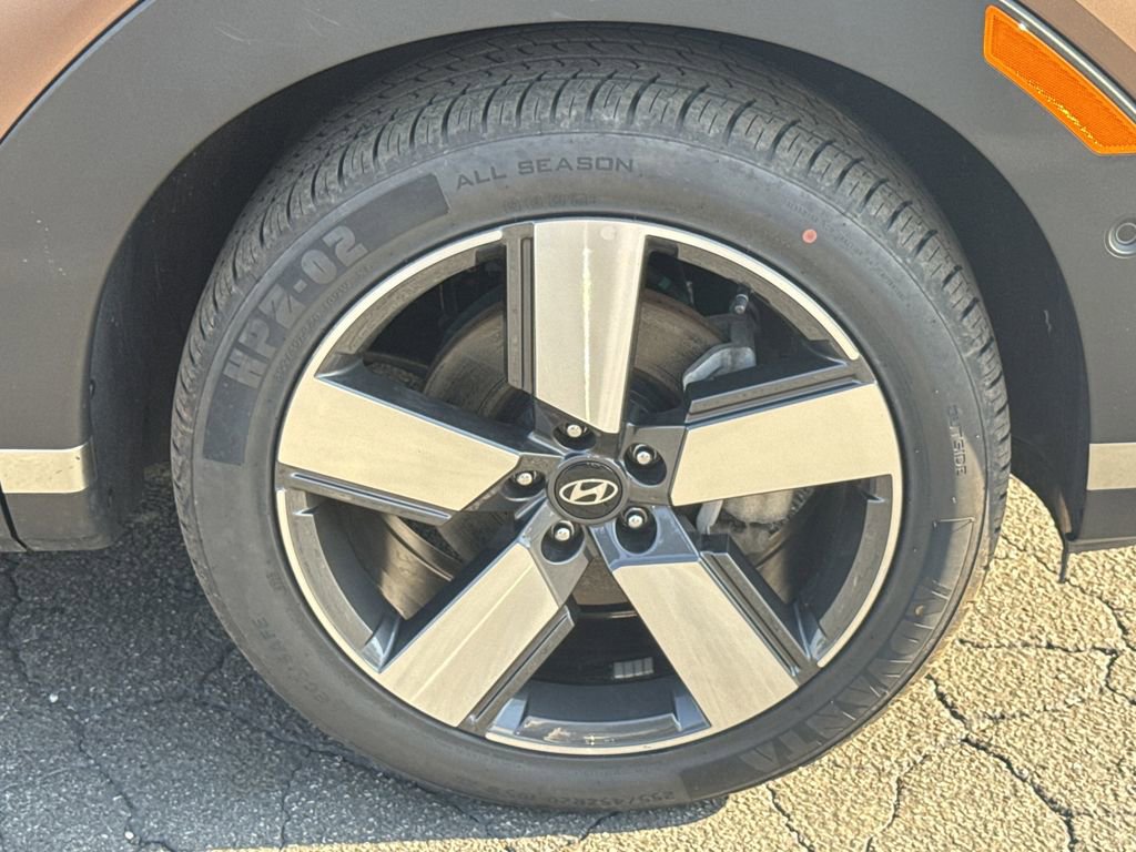 Used 2025 Hyundai Santa Fe Limited image 12