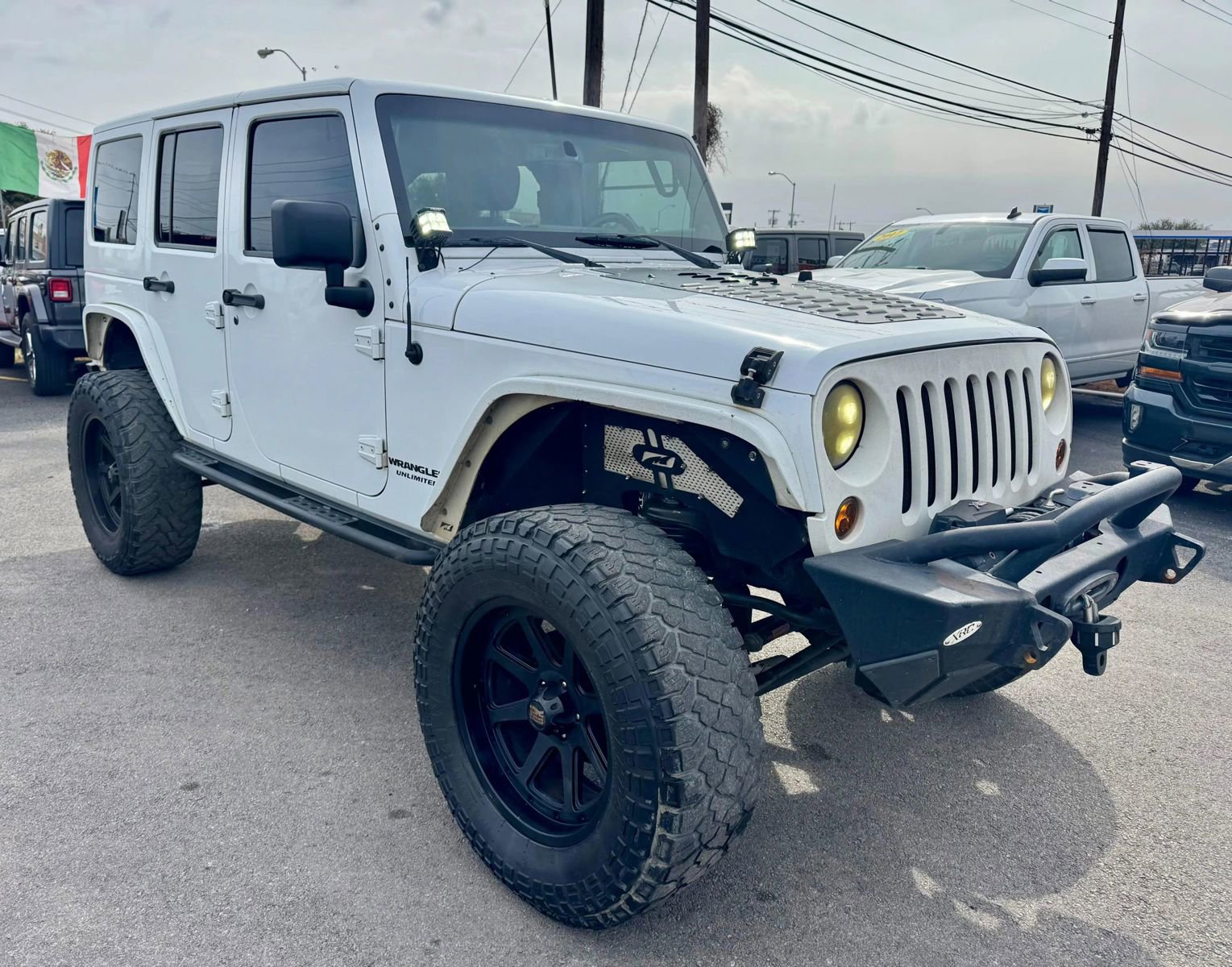 Used 2014 Jeep Wrangler Unlimited Sahara w/ Connectivity Group image 12