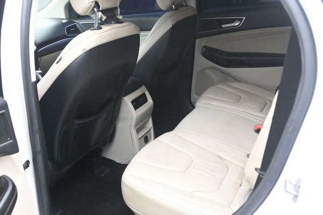 Used 2015 Ford Edge Titanium FWD image 18