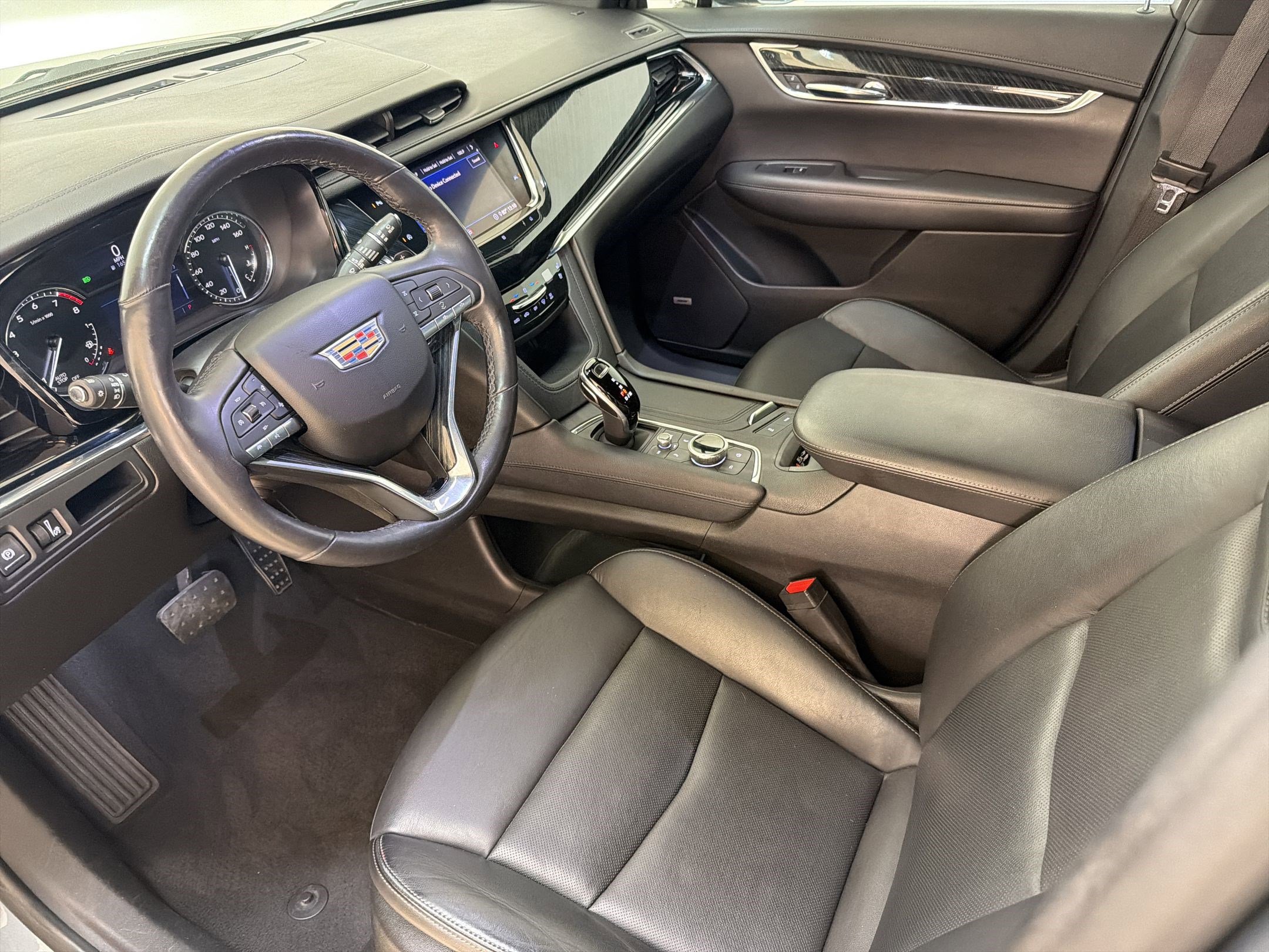 Used 2020 Cadillac XT6 Premium Luxury image 4