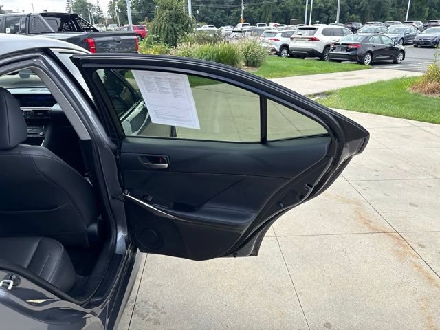 Used 2018 Lexus IS 300 AWD w/ Comfort Package image 32