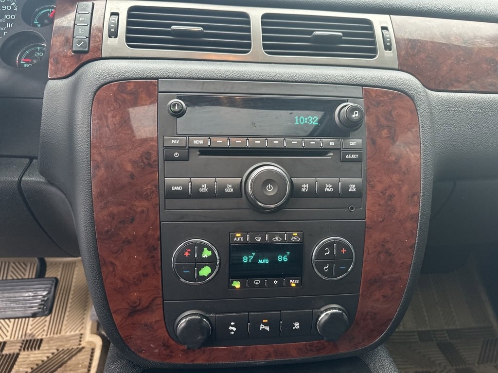 Used 2011 Chevrolet Avalanche LT w/ Luxury Package image 28