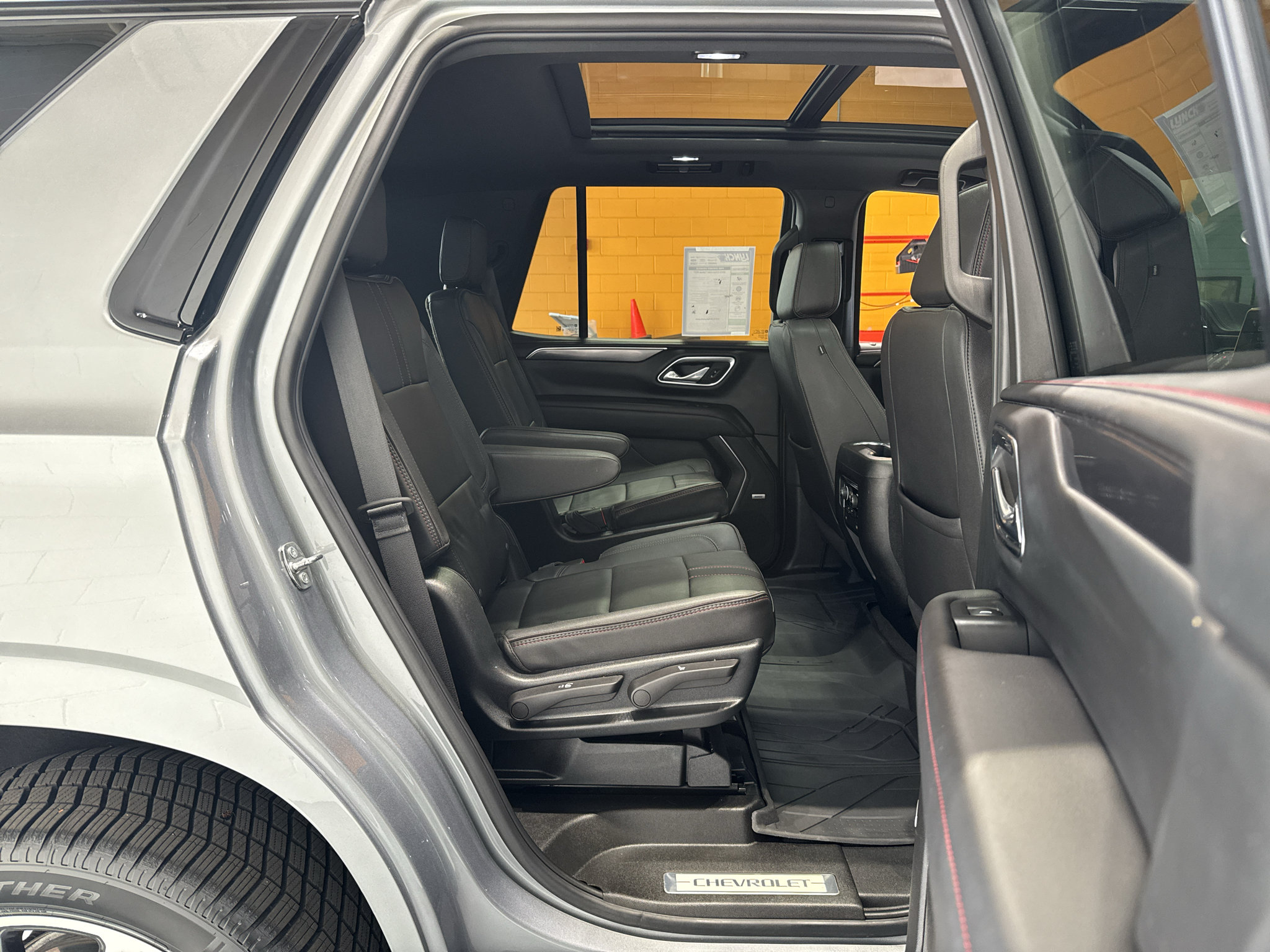 Used 2023 Chevrolet Tahoe RST w/ Sport Performance Package AWD/4WD image 20