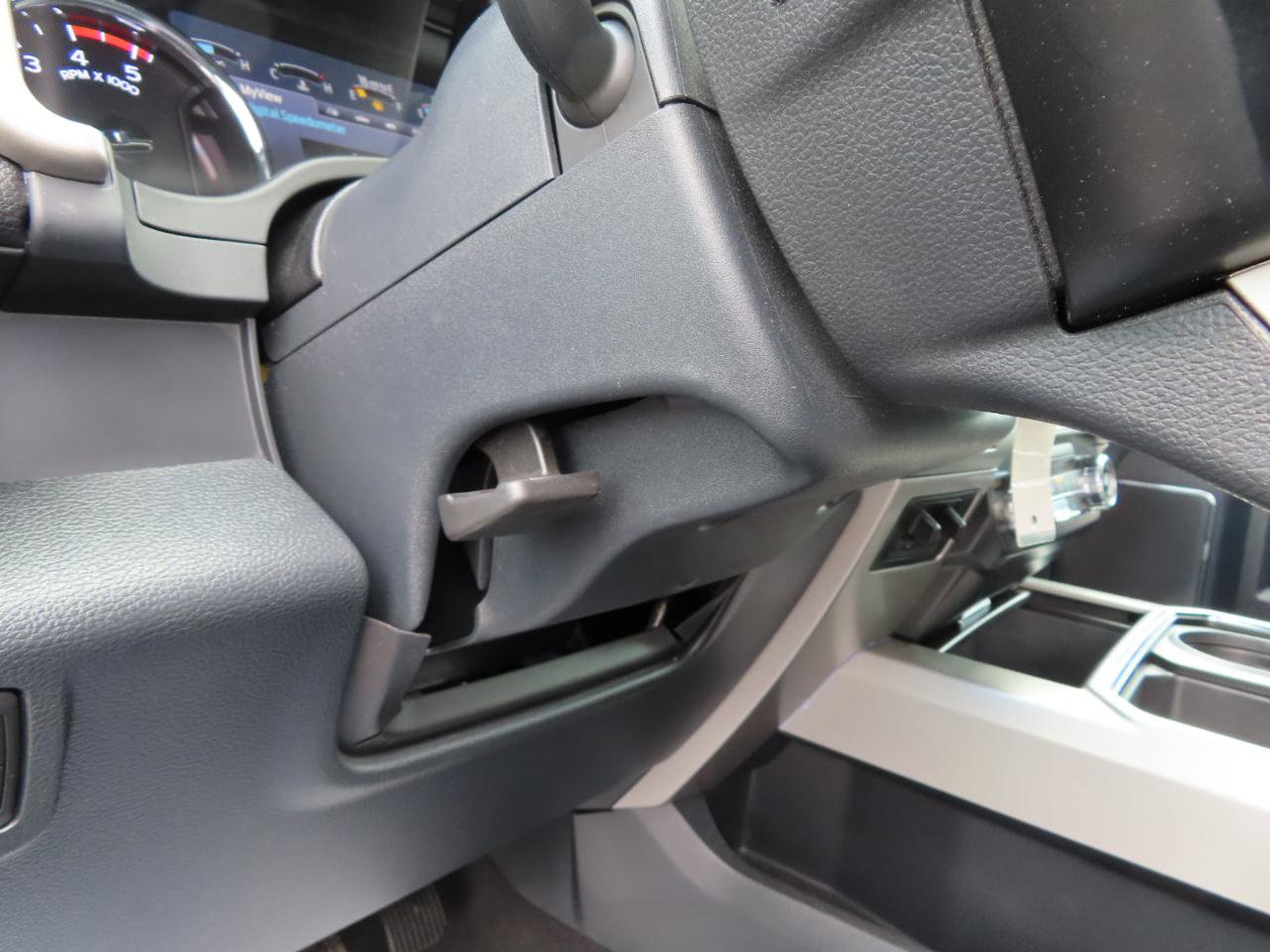 Used 2022 Ford F250 Lariat w/ Chrome Package image 34