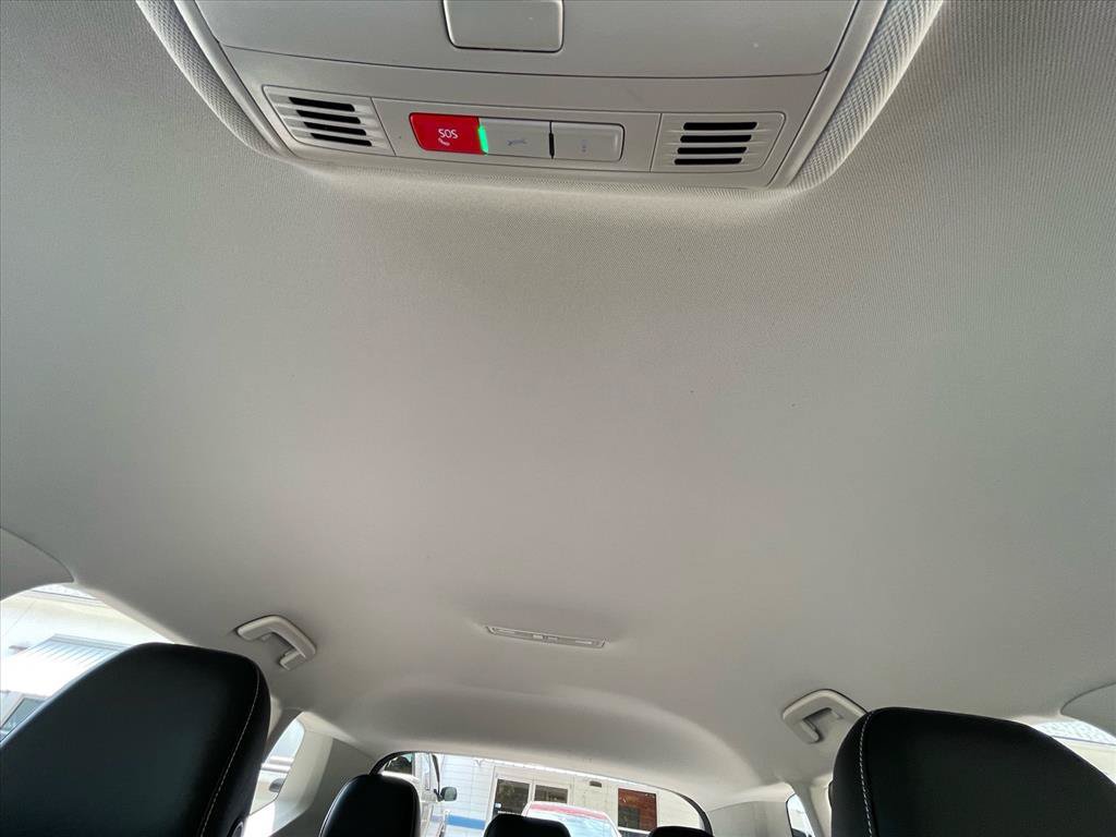 Used 2023 Volkswagen Taos SE FWD image 5
