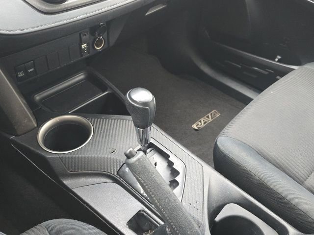 Used 2015 Toyota RAV4 LE image 23