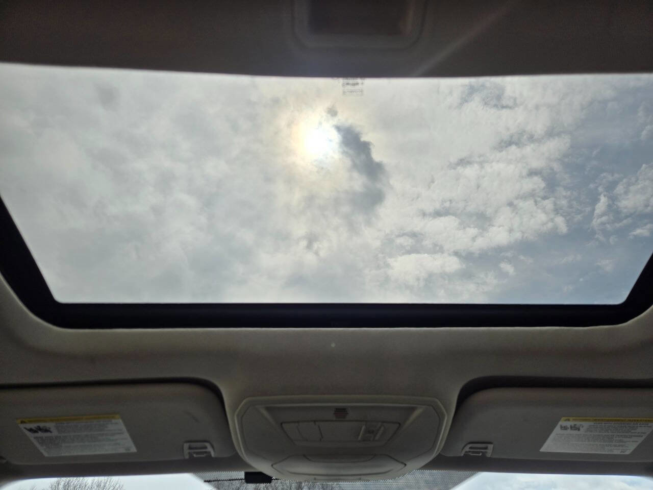 Used 2014 Ford Focus SE w/ SE Sport Package image 36