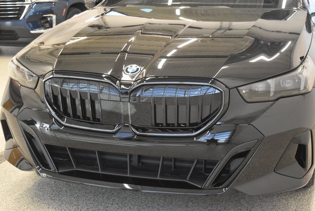 New 2027 BMW 550e xDrive w/ Executive Package AWD/4WD image 14