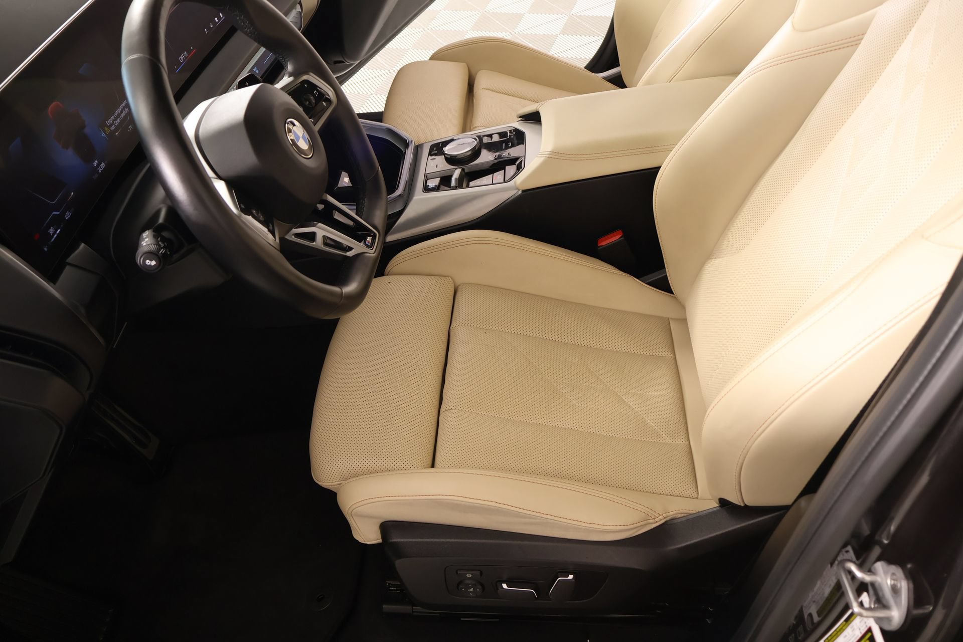 Used 2025 BMW X3 xDrive30i AWD/4WD image 11