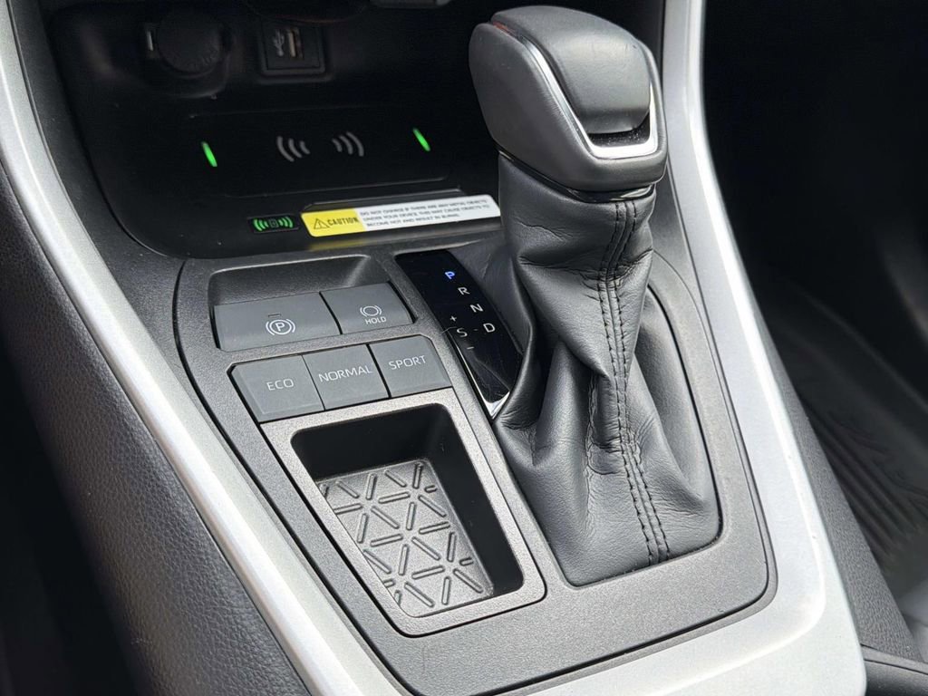 Used 2024 Toyota RAV4 XLE Premium FWD image 22