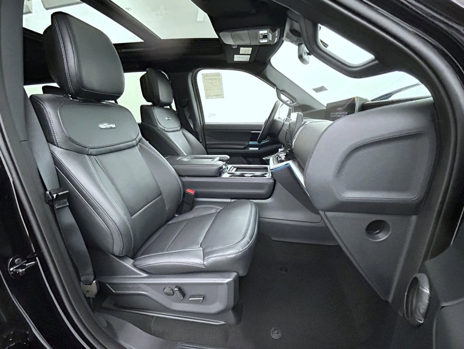 New 2026 Ford Expedition Platinum image 15