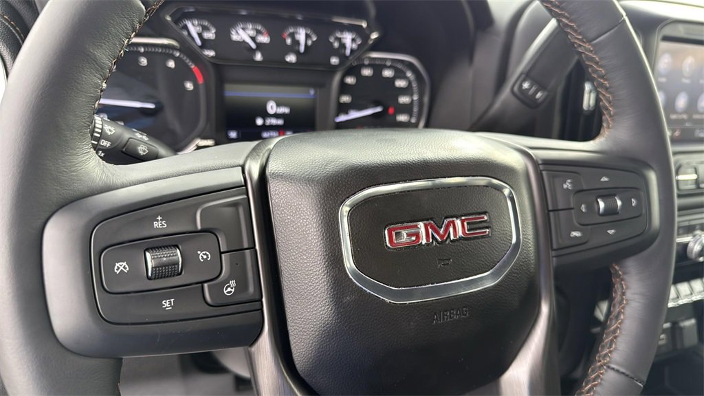 Used 2022 GMC Sierra 2500 AT4 image 24