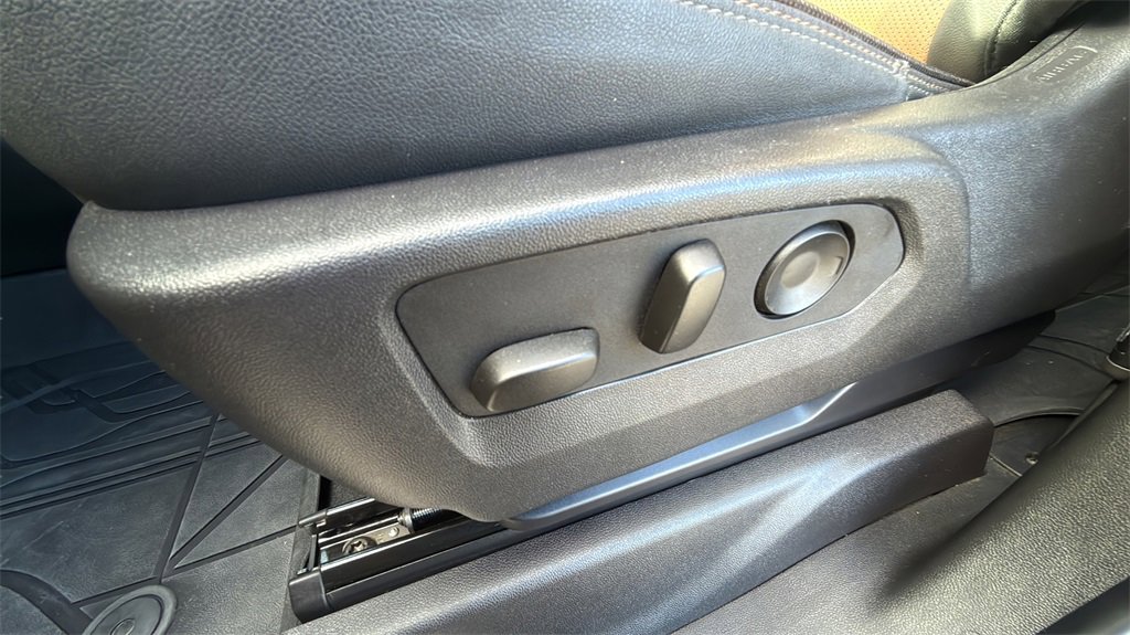 Used 2024 Chevrolet Silverado 3500 High Country w/ High Country Premium Package image 12