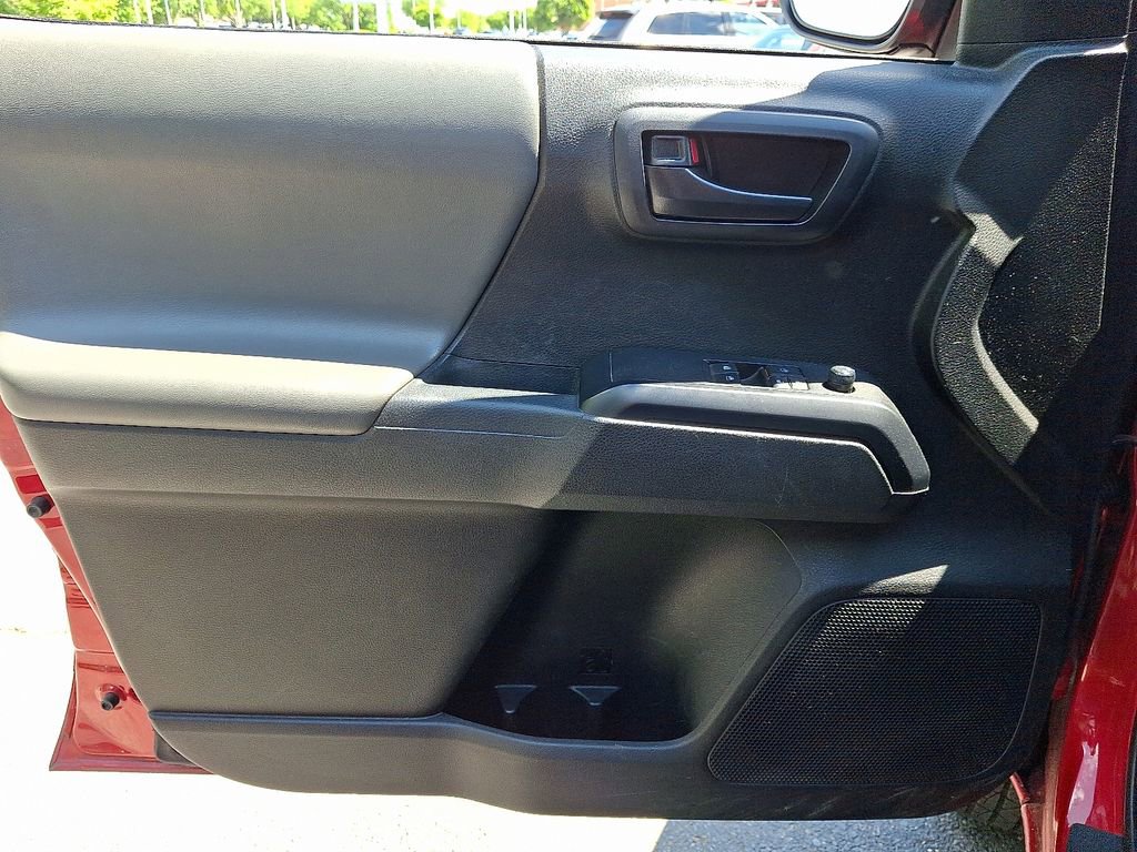 Used 2022 Toyota Tacoma SR AWD/4WD image 10