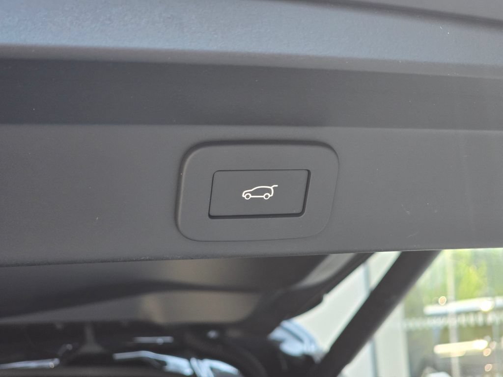 New 2026 Land Rover Range Rover Sport Dynamic SE AWD/4WD image 13