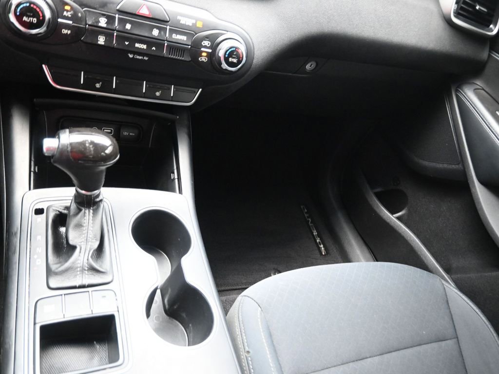 Used 2017 Kia Sorento LX w/ LX Convenience Package image 9