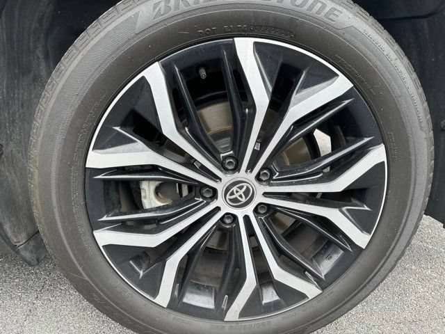 Used 2023 Toyota Crown AWD/4WD image 6